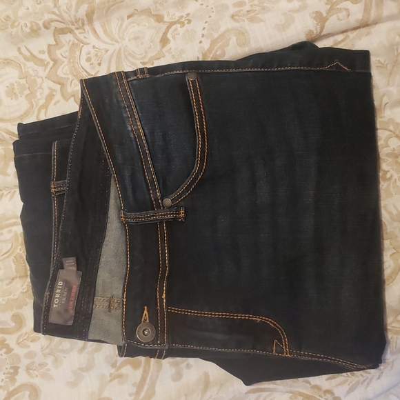 18S Torrid Luxe Slim Boot Jeans